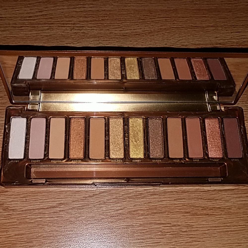 Urban decay naked honey pallette